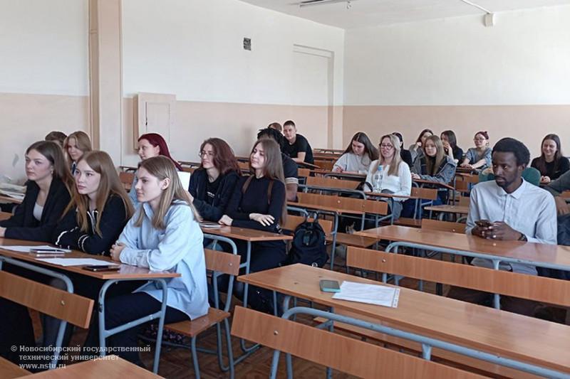 "Культура ораторской речи. Поэзия и мир"