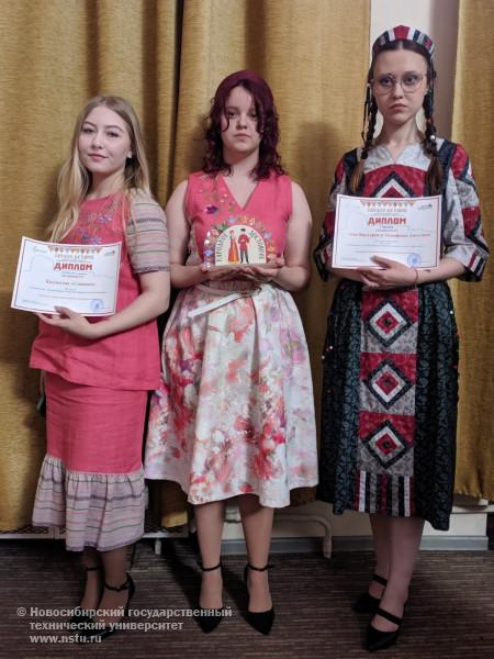 Коллектив наших студентов на Областном фестивале-конкурсе национальных костюмов народов России «Народное достояние»