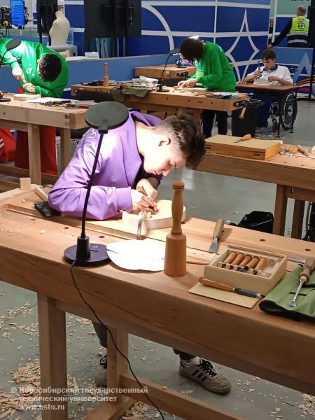 Наши резчики по дереву на Национальном чемпионате «Абилимпикс» 2025