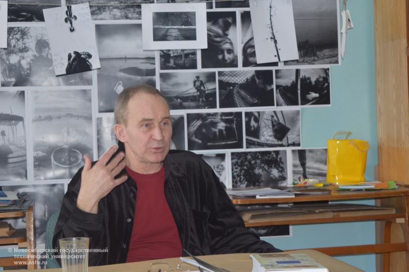 В. Е. Угрюмов на презентации сборника своих стихов
