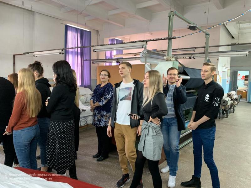 27 сентября студенты кафедры менеджмента группы ФБ-61 посетили швейную фабрику «Синар»