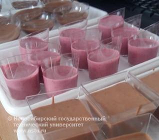 Студенты факультета бизнеса НГТУ НЭТИ разработали рецепты десертов с полезным и дешевым меланином из гречишной лузги
